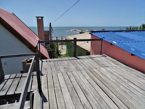 Narviz En Punta Del Diablo
