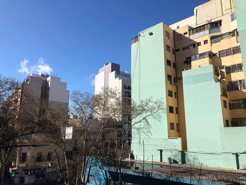 Imagen 3 de 30 de Venta 3 Ambientes Almagro Con Coch Lumin Al Frente