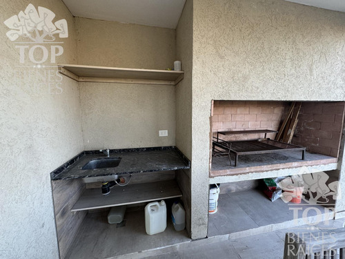 Casa En El Barrio Santa Lucia A Estrenar 4 Ambientes