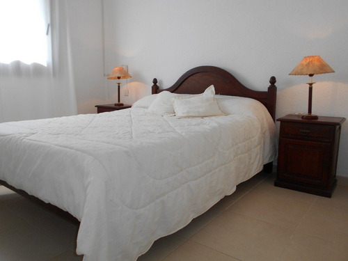 Imagen 6 de 10 de Ref 210 Edif.ancora,depto De 2 Dorm,1 Baño Comp Y Toilette.