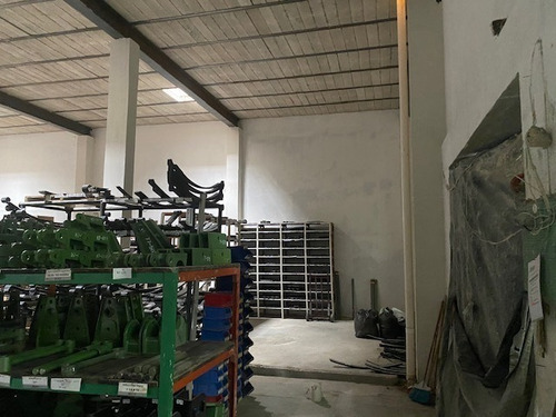 Se Vende Esquina Comercial En 5 De Febrero |