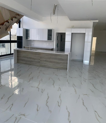 Penthouse En Venta En Urbanizacion Real