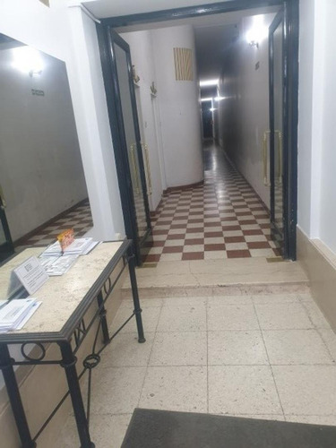 2 Amb. Luminoso.refaccionado A Nuevo! 1ro Por Escalera