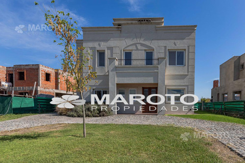 Casa En Venta Y Alquiler  En Barrio Puertos De Escobar - Maroto Propiedades