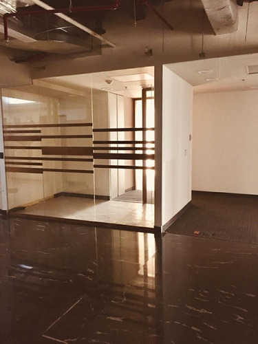 Oficina En Renta En Lomas Altas Torre Quadrata