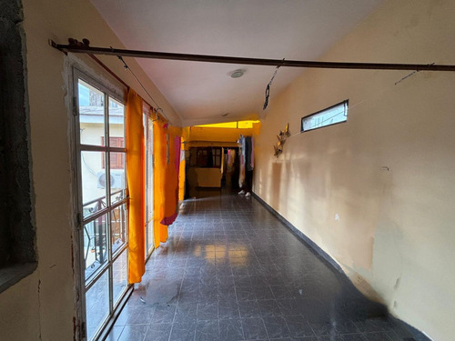 Venta Casa 2 Plantas - B°920vv. - Catamarca