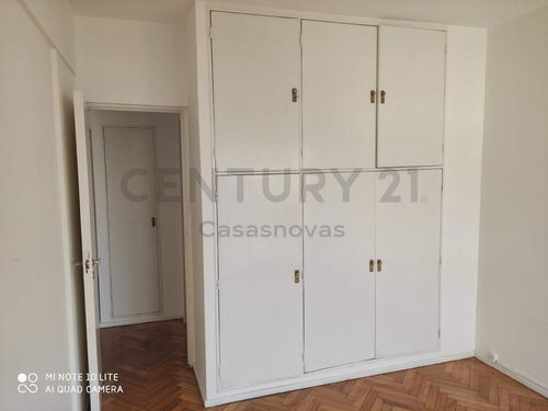 Departamento De 2 Ambientes Sobre Av Cabildo Al 2400 Piso Alto Con Vista Abierta