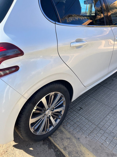 Peugeot 208 1.6 Feline Tiptronic