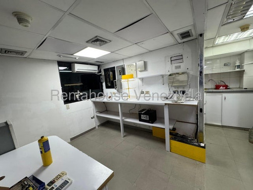 Local Comercial A Pie De Calle En Venta En Colinas De Bello Monte 25-18412 Cs