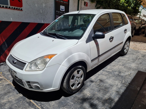 Imagen 1 de 15 de Ford Fiesta 2010 1.6 Ambiente Mp3