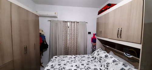 Imagem 10 de 15 de Casa - Padrão, Para Venda Em Joinville/sc - V572