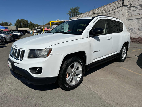 Jeep Compass 2.4 Latitud 5vel 5vel 4x2 Mt