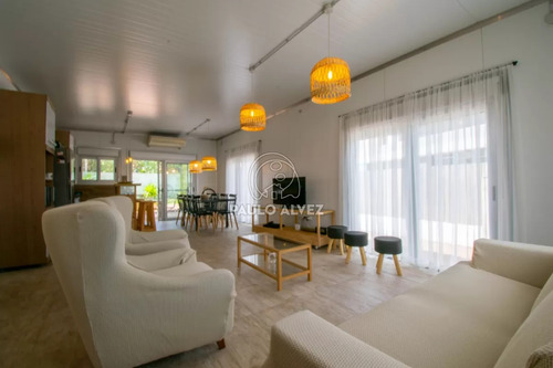 Casa En Alquiler Temporal, A 50 Metros Del Mar. Tres Dormitorio, Aire Acondicionado En Todos Los Ambientes. Ideal Para Veranear