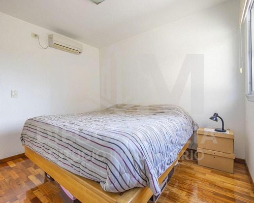 Venta Departamento Dos Ambientes Con Cochera En Banfield.