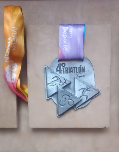 Medallero Madera Cuadro Porta Medallas 50 Espacios Runing Color Cream RUN42 50SPCS Rectangular