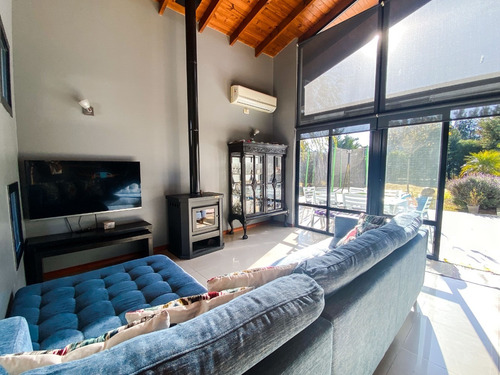 Imagen 4 de 14 de Venta De Impecable Casa, En Malibu Canning