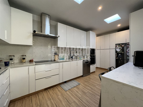 Casa En Venta De 4 Dorm. En Chicureo, La Reserva