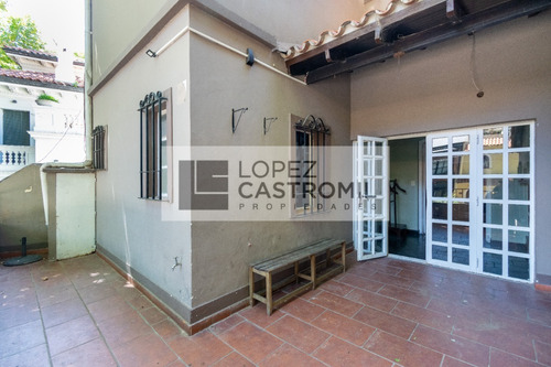 Imagen 8 de 15 de Casa Venta 8 Ambientes Belgrano Balcón Aterrazado Al Frente Todo Luz Y Sol Excelente Distribución Toilette Suite Doble Circulación Patio Lavadero Baulera Lote Propio Unica Oportunidad