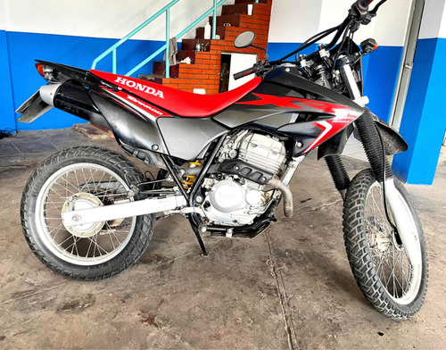 Imagen 4 de 22 de Honda Tornado 2017