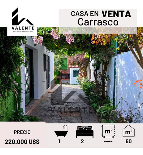 En Venta  Casa Ph En Un Inmejorable Punto De Carrasco Sobre Av. Italia. ¡gran Potencial ! Terreno 57 Mts De Largo. Área Libre Aprox 105m²(patio,jardín)