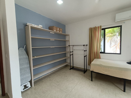 Venta De Casa De Un Piso En Baspul De 3 Recámaras, Semi Amueblada