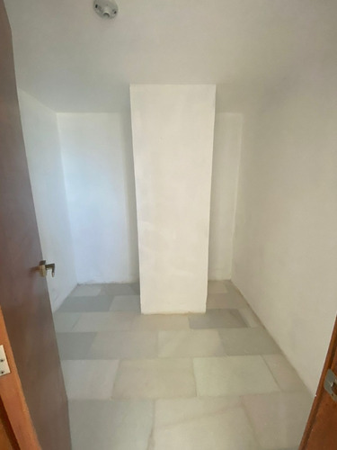 Imagen 15 de 22 de La Esperilla Apto. Nuevo, 3 Hbs, 3 Parqueos, Con Hermosa Vista Al Mar Y A La Ciudad - Área Social Con Lounge Bar Piscina Con Hidroterapia Gimnasio Spa De Masaje Sauna Área Infantil Salón
