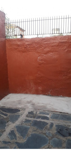 Ph En Alquiler De 2 Ambientes Con Patio En Sarandi - Con Detalles