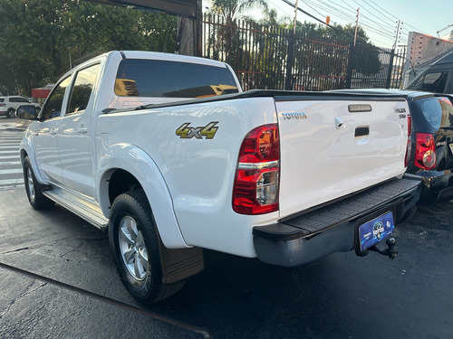Toyota Hilux 2.7 Srv Cab. Dupla 4x4 Flex Aut. 4p
