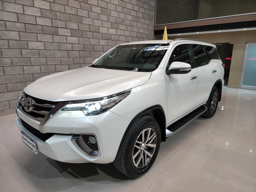 Imagen 12 de 17 de Toyota Sw4 2.8 Srx 177cv 4x4 7as At 2017