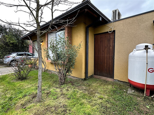 Casa En Venta De 3 Dorm. En Curicó