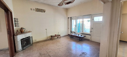 Venta Casa 3 Ambientes A Refaccionar - Padua Sur