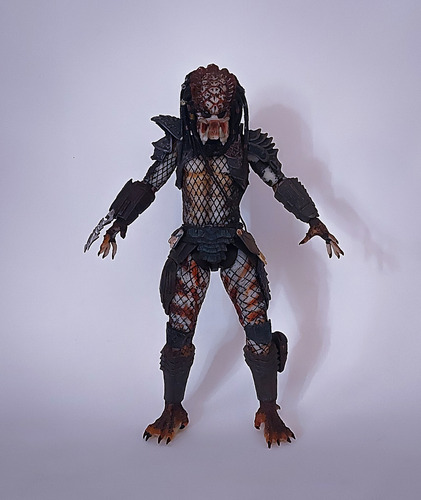 Figura Depredador City Hunter, 2010 (neca) (Usado)