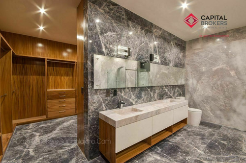 Mansión De Súper Lujo En Venta En Ayamonte Zapopan Zona Bajío Guadalajara