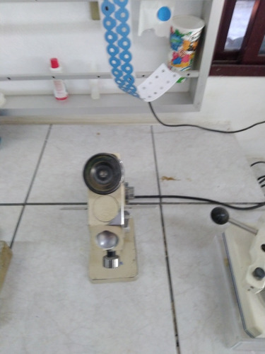 Lensometro Essilor