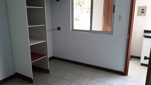 Imagen 8 de 10 de Lote Con 4 Apartamentos Y Casa