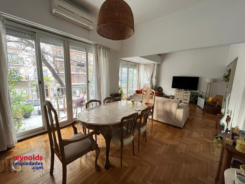 ¡venta Piso Con Balcón Y Patio, 2 Dormitorios Y Dependencia!