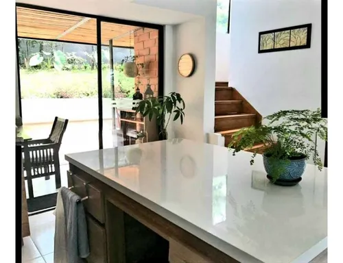 Rhbr-10554 (casa Piso 1, Rionegro, La Macarena)