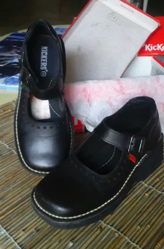 Zapatos kickers online colegiales niña