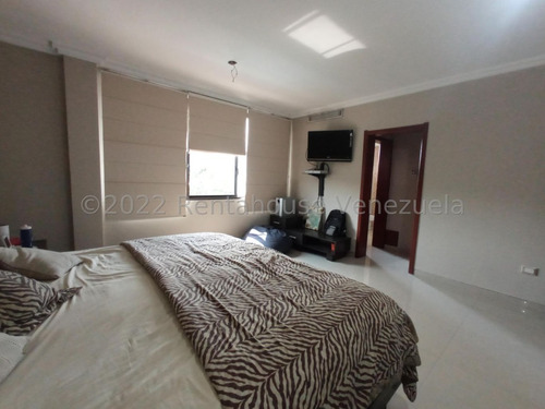 Imagen 11 de 17 de Marol Rentahouse Vende Casa En Lomas Del Country Valencia 22-17388