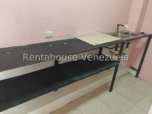 Maritza Lucena Alquila Local Comercial A Pie De Calle Al Este De Barquisimeto, Ideal Para Establecer Cualquier Negocio, Alto Tráfico Vehicular Y Peatonal, Vigilancia 24/7.