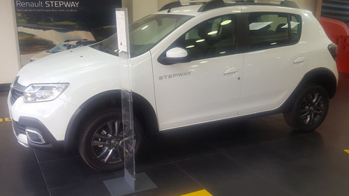 Renault Sandero Stepway Intens 1.6 Nafta 0km 2021