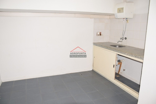 Amplio Local Comercial Sobre Av Roosevelt- Ref: 5374