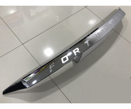 Accesorio Cromado Capot Toyota Fortuner Dubai 17-19 En Abs