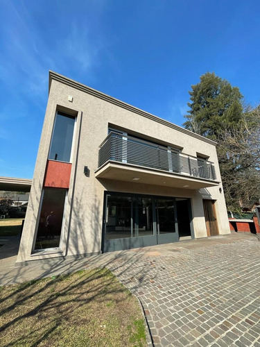 Imagen 2 de 30 de Venta Casa Moderna Y De Categoria En Parque Leloir