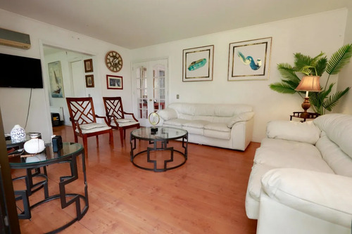 Gran Casa 6d-4b En Exclusivo Sector