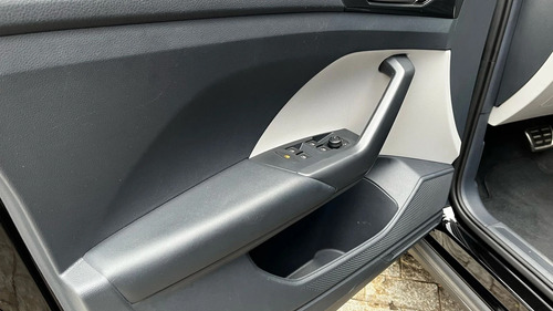 Volkswagen T-Cross 1.4 250 TSI TOTAL FLEX HIGHLINE AUTOMÁTICO
