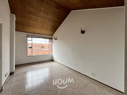 Apartamento En La Victoria Norte. 1 Habitación, 33 M², Id: 149834