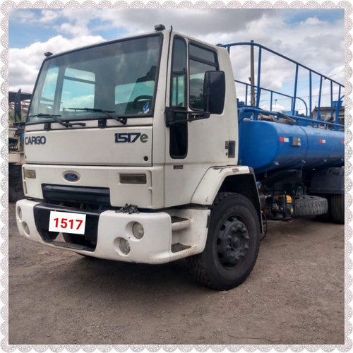 Caminhão Ford Cargo 1517