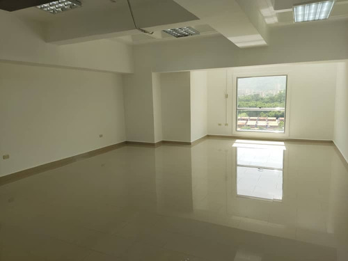 Imagen 4 de 6 de Hermosa Oficina En Alquiler De 52 Metros En Naguanagua - Inmobiliaria Maggi Cod. 534