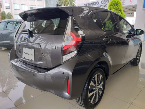 Imagen 6 de 12 de Toyota Prius 2019